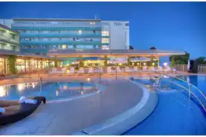 Hotel «Pinija», Petrcane