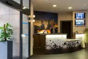 Hotel «La Place Nanterre La Defense», Нантер