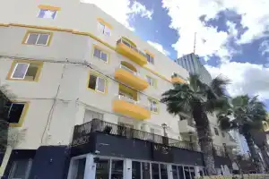 Miami Apartments, Пемброк