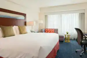 Renaissance Boston Waterfront Hotel, Бостон