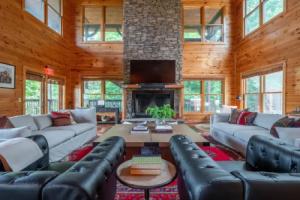 Hickory Ridge by Avantstay Sleeps 20! Incredible Private Elevated Cabin, Гатлинбург