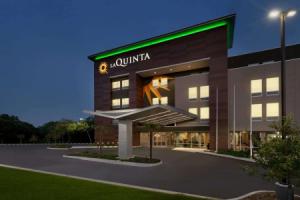 La Quinta Inn & Suites by Wyndham San Antonio Seaworld/LAFB, Сан-Антонио