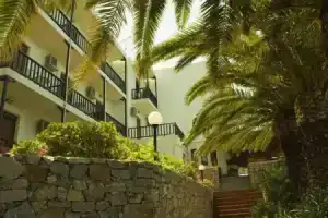 Lena Beach Hotel, Калатас