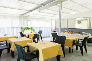 Hotel «Garibaldi», Неаполь