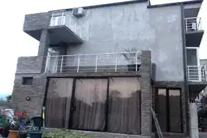 Inga's Apartment, Кобулети