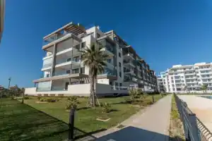 Family Retreat With Shared Pool, Исла-де-Канела