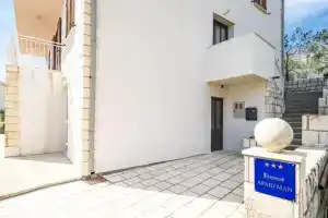 Apartment Bobić, Слано