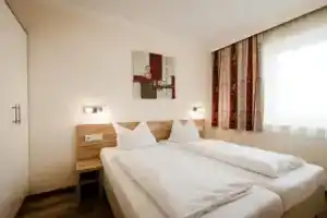 Aparthotel Dorfplatzl Garni, Тукс