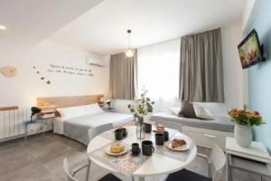 Nerissa Suites&Rooms, Терразини