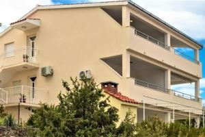 Apartment Dora, Ražanj