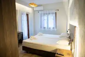 Este Luxury Apartments, Криопиги