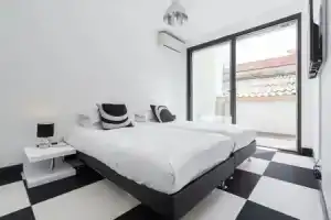 Lyklama 3, Канны