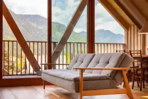 Stylish 2-Bed Top-Floor Apartment In Kranjska Gora, Краньска Гора