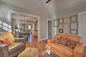 Vintage Chic Cottage < 1 Mile to UNC Greensboro!, Гринсборо