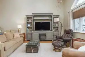 2BR Home w/ Fireplace, Streaming, Dogs Allowed, Фэрбанкс