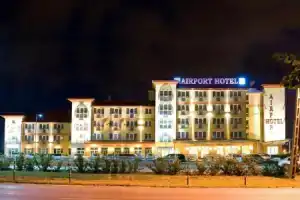 Airport Hotel Budapest, Вечеш