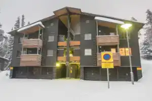 Karhunvartijan Linna c24 Kuusamo, Рука