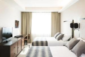 Leon Hotel Les, Нью-Йорк