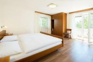 Apartment in Dorf Tirol Near Spronser Lakes, Мерано