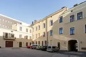 Main Square Renovated Apt, Sauna and Parking, Тампере