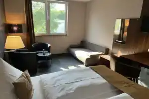 Hotel Pasa Paradies, Ханау