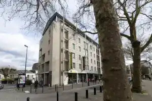 b&b hôTel Nantes Centre, Нант