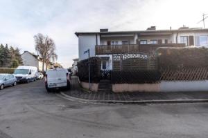 Ferienhaus Frieda - mit Balkon, Garten und Terrasse, Нюрнберг