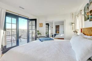 South Oceanside Gem w/ Pool & Spa - 2 Mi to Beach!, Карлсбад