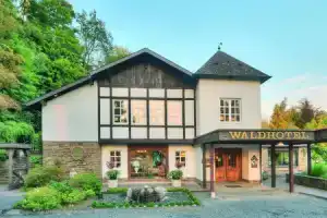 Romantik Waldhotel Mangold, Бергиш-Гладбах