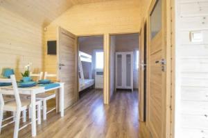 Comfortable Holiday Home in Darlowo With Terrace, Дарлувко
