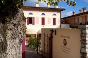 Barchi Resort - Apartments Suites - Villa Venezia - Master Villa Venezia, Сан-Феличе-дель-Бенако