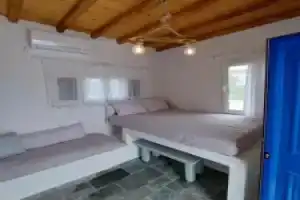 Μπλε Στουντιο 1, Ливадион