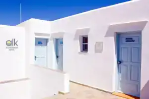 Alk Hotel, Камараи