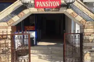 Strasbourg Pansiyon, Текирова