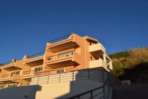 Casa Olivero Exclusive Holiday Apartment Rental With Seaview & Communal Pool, Дзамброне