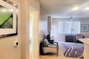 Lovely Apartments at Fullerton, Анахайм