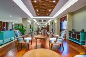 Kunming Cloud Cullinan Hotel (ex Kunming Xi Zhan Hotel), Куньмин