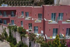 Petra Hotel, Агиа Галини