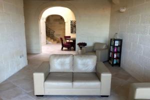 Ellie Boo Bed & Breakfast, Шаара