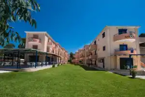 Akroyiali Resort, Василики