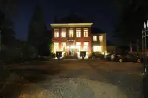 Hotel «Vredehof», Дамм