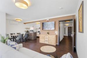 Apartments Münchbach - near Europa-Park and Rulantica - Terrace I Parking I Kitchen I WiFi, Руст