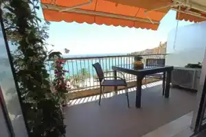 APPARTEMENT TERRASSE VUE MER Sea view terrace apartment "Etoile de Mer", Ментона