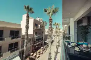 Luxury Apartment Close to the Sea, Сент-Полс-Бэй