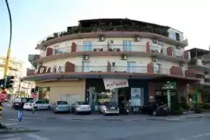 Paris Hotel, Ксанти