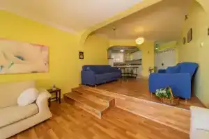 Pleasant Flat near Beach with Sea View in Alanya, Махмутлар