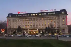 Отель «Рамада Пловдив Тримонциум», Пловдив