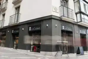 Hotel «Pompaelo Plaza del Ayuntamiento & Spa», Памплона