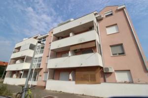 Comfortable Apartment in Zadar With TV, Задар