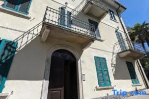 La Dolce Vita - Cozy Mansard in Historic Stresa, Стреза